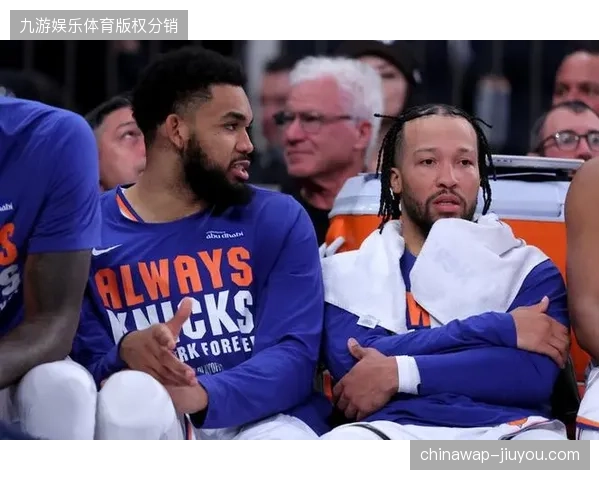 唐斯在总决赛首战中攻防两端表现出色，成功限制了马刺核心文班亚马的发挥